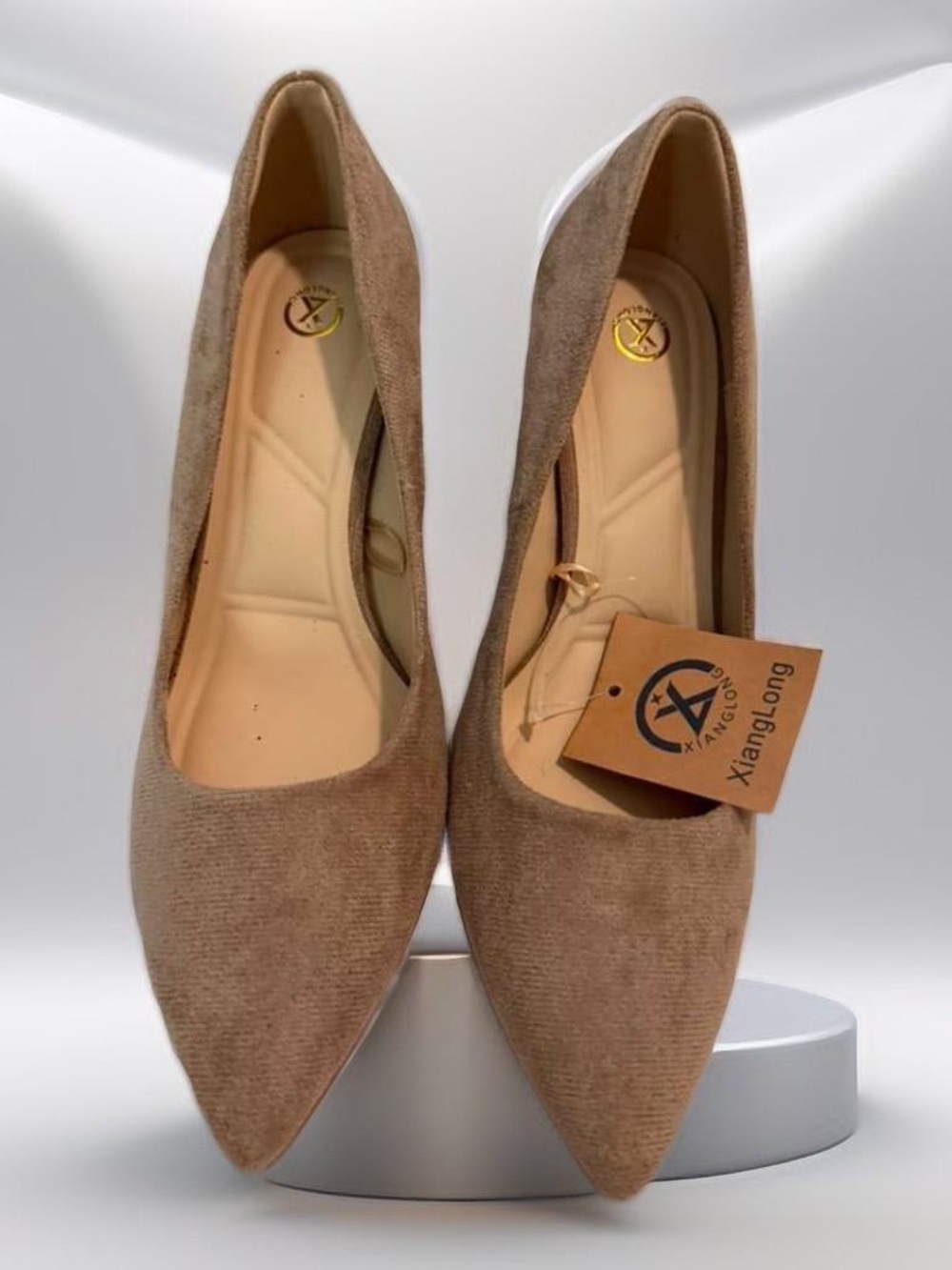 Women's Pointed Toe heel in Taupe
